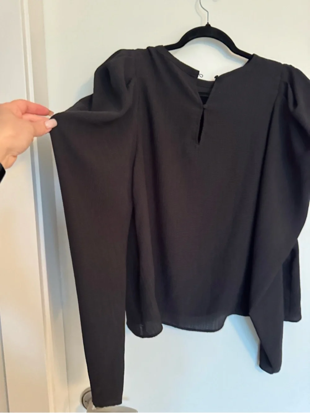 H&M Black Puff Sleeve Blouse Size Medium - Picture 4 of 8